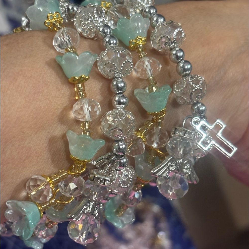 MOTHERS DAY 4 PC GLASS BEAD SET WTH FLOWERS AND SILVER ANGELS CHARMS